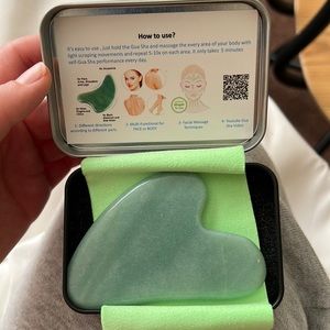 Jade gua sha